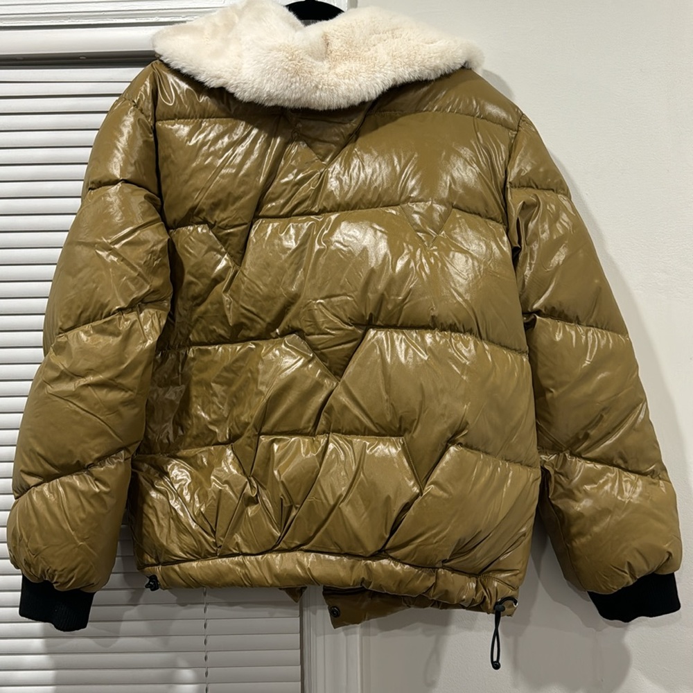 NWT fur collar coat - Picture 2 of 2